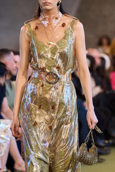 Look 111